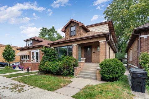 Photo of 4655 N Keating Avenue, Chicago, IL 60630 (MLS # 12534085)