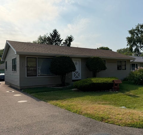 Photo of 5507 Burwood Road, Oakwood Hills, IL 60013 (MLS # 12717120)