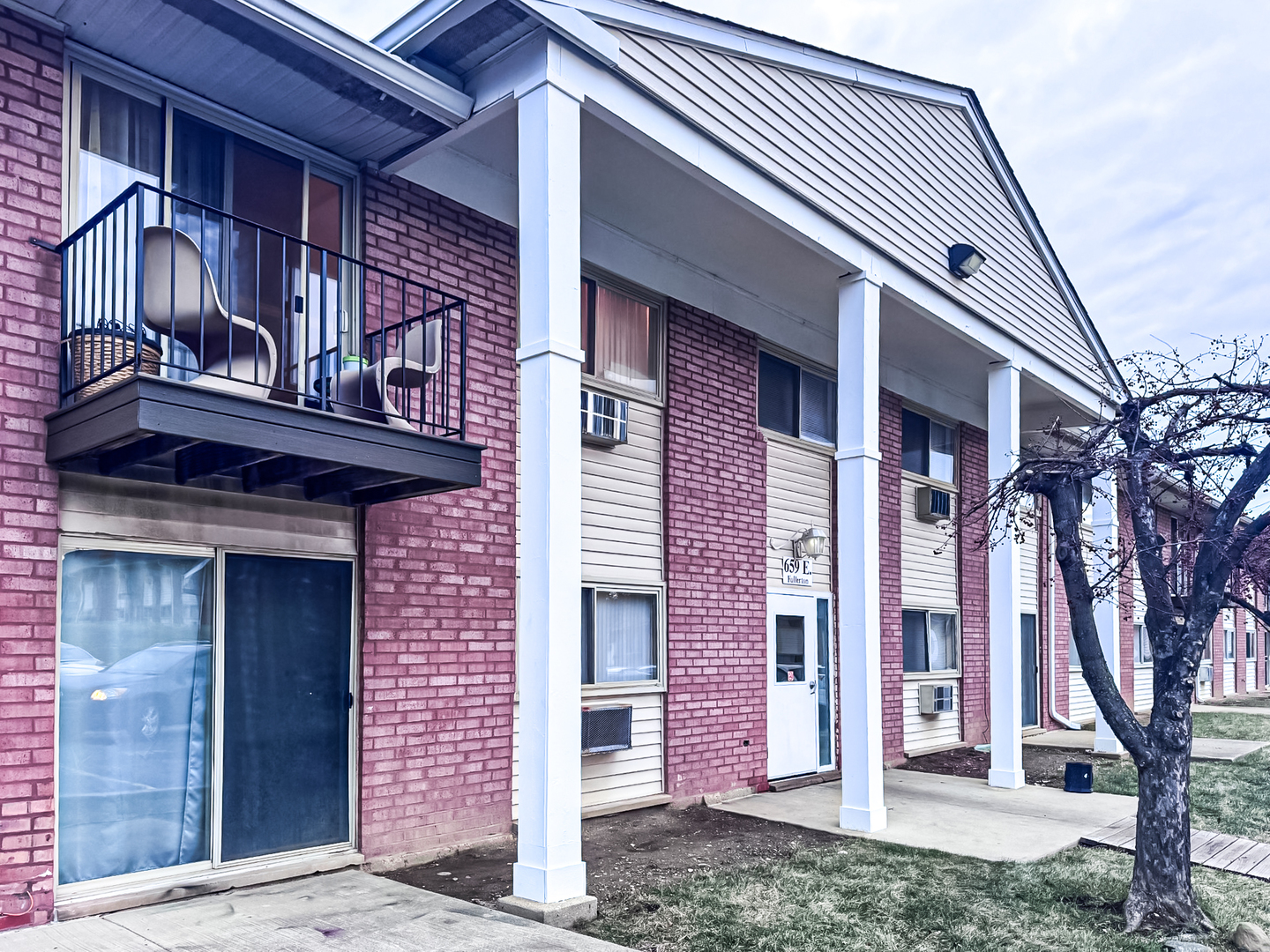 659 E Fullerton Avenue 209