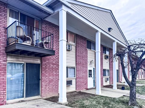 Tiny photo for 659 E Fullerton Avenue #209, Glendale Heights, IL 60139 (MLS # 12546246)