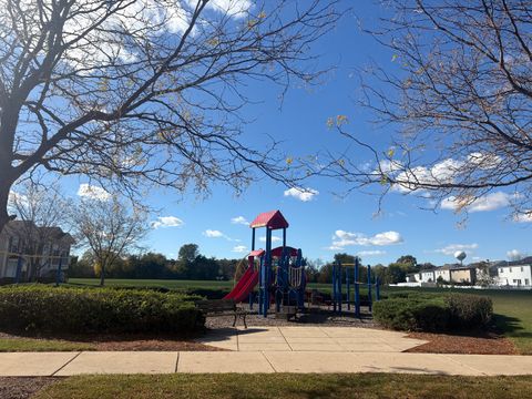 Tiny photo for 610 Four Seasons Boulevard, Aurora, IL 60504 (MLS # 12498992)