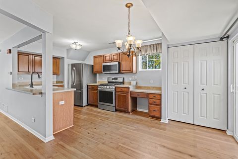 Tiny photo for 610 Four Seasons Boulevard, Aurora, IL 60504 (MLS # 12498992)