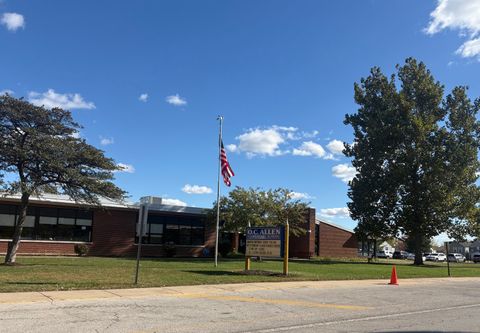 Tiny photo for 610 Four Seasons Boulevard, Aurora, IL 60504 (MLS # 12498992)