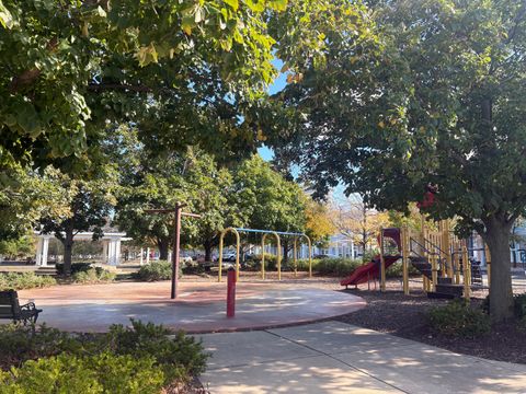 Tiny photo for 610 Four Seasons Boulevard, Aurora, IL 60504 (MLS # 12498992)