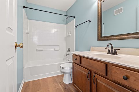 Tiny photo for 610 Four Seasons Boulevard, Aurora, IL 60504 (MLS # 12498992)