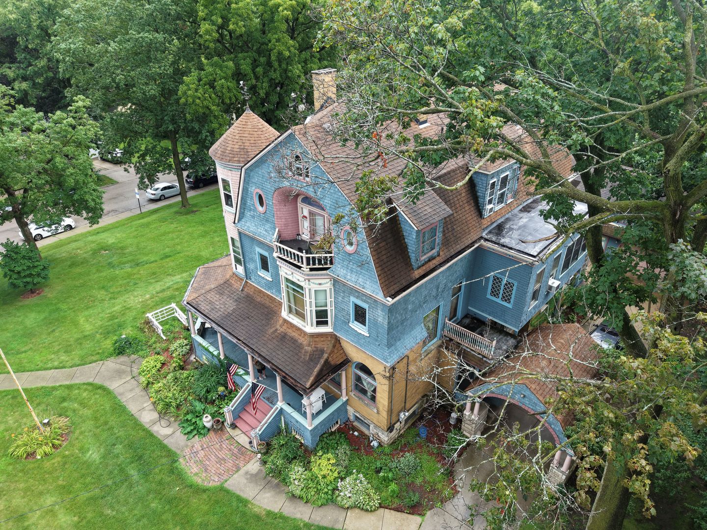 705 W Highland Avenue