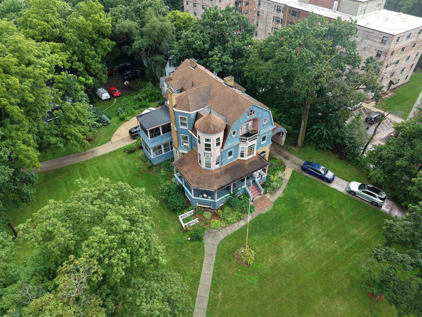 705 W Highland Avenue