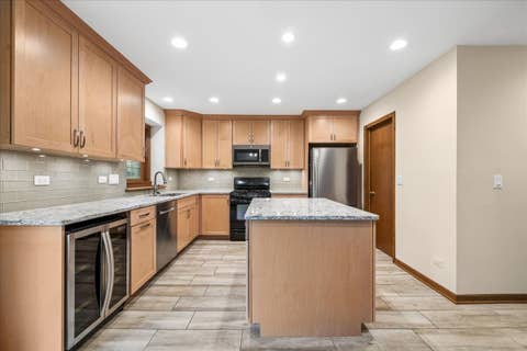 Tiny photo for 1335 Gaslight Drive, Algonquin, IL 60102 (MLS # 12727908)