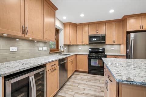 Tiny photo for 1335 Gaslight Drive, Algonquin, IL 60102 (MLS # 12727908)