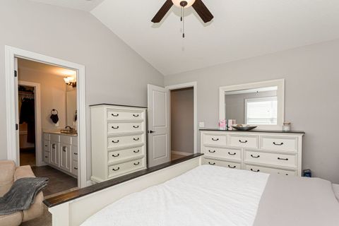 Tiny photo for 4411 Slate Creek Drive, Bettendorf, IA 52722 (MLS # 12636885)