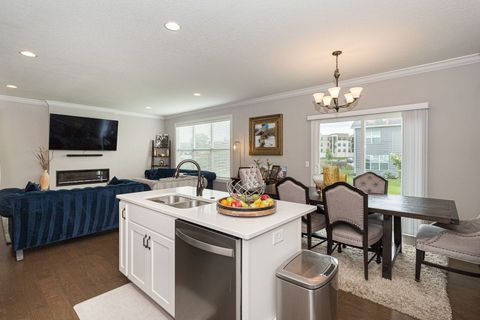 Tiny photo for 4411 Slate Creek Drive, Bettendorf, IA 52722 (MLS # 12636885)