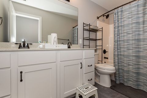 Tiny photo for 4411 Slate Creek Drive, Bettendorf, IA 52722 (MLS # 12636885)