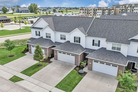 Tiny photo for 4411 Slate Creek Drive, Bettendorf, IA 52722 (MLS # 12636885)