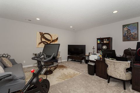 Tiny photo for 4411 Slate Creek Drive, Bettendorf, IA 52722 (MLS # 12636885)
