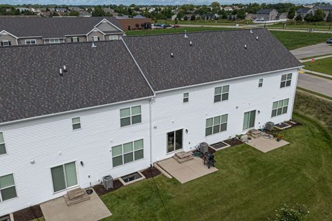 Tiny photo for 4411 Slate Creek Drive, Bettendorf, IA 52722 (MLS # 12636885)