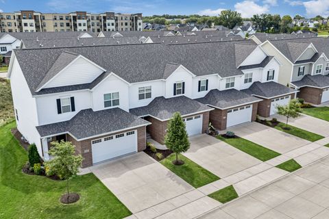 Tiny photo for 4411 Slate Creek Drive, Bettendorf, IA 52722 (MLS # 12636885)