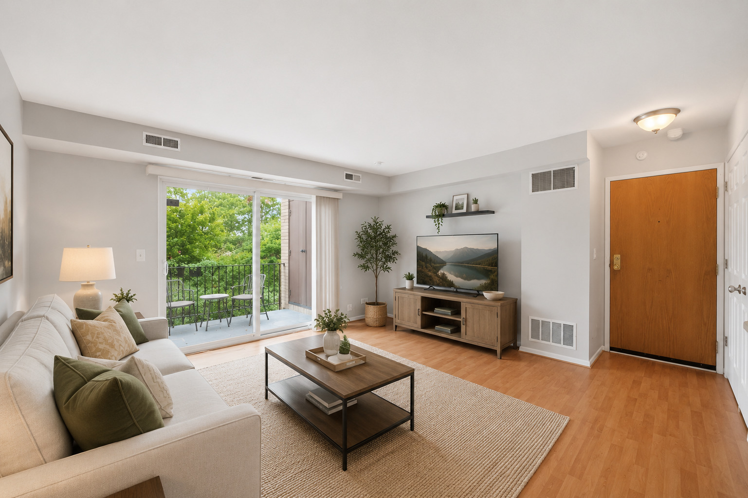 814 N River Road 3B