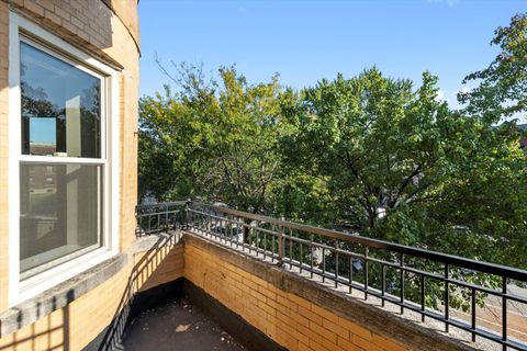 Tiny photo for 512 E Oakwood Boulevard #2, Chicago, IL 60653 (MLS # 12536013)