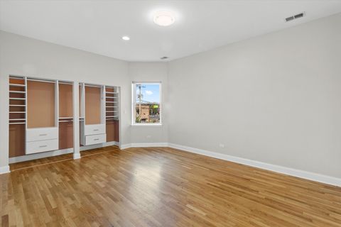 Tiny photo for 512 E Oakwood Boulevard #2, Chicago, IL 60653 (MLS # 12536013)