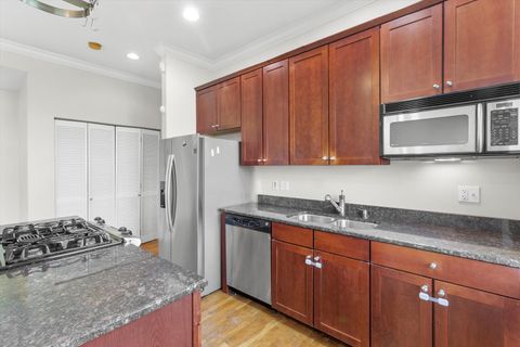 Tiny photo for 512 E Oakwood Boulevard #2, Chicago, IL 60653 (MLS # 12536013)