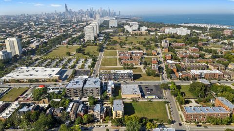 Tiny photo for 512 E Oakwood Boulevard #2, Chicago, IL 60653 (MLS # 12536013)