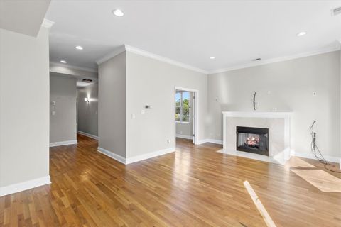 Tiny photo for 512 E Oakwood Boulevard #2, Chicago, IL 60653 (MLS # 12536013)