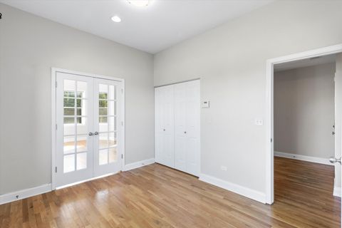 Tiny photo for 512 E Oakwood Boulevard #2, Chicago, IL 60653 (MLS # 12536013)