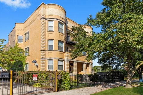 Tiny photo for 512 E Oakwood Boulevard #2, Chicago, IL 60653 (MLS # 12536013)