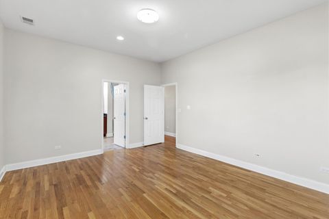 Tiny photo for 512 E Oakwood Boulevard #2, Chicago, IL 60653 (MLS # 12536013)