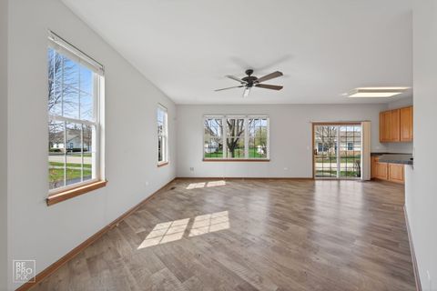 Tiny photo for 16501 Buckner Pond Way #16501, Crest Hill, IL 60403 (MLS # 12562440)