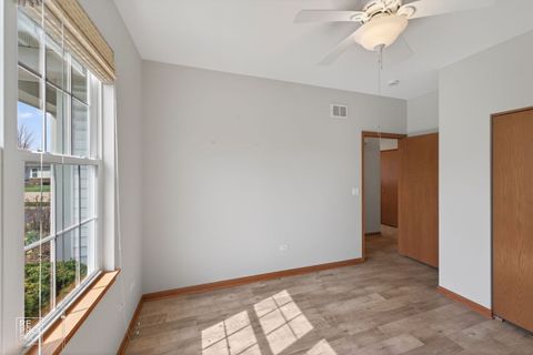 Tiny photo for 16501 Buckner Pond Way #16501, Crest Hill, IL 60403 (MLS # 12562440)