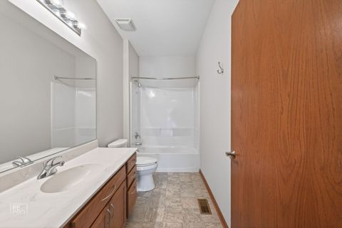 Tiny photo for 16501 Buckner Pond Way #16501, Crest Hill, IL 60403 (MLS # 12562440)