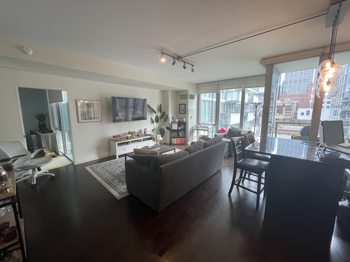 659 W Randolph Street 615