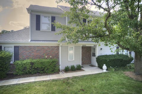 Photo of 1850 PEBBLE BEACH Circle, Elk Grove Village, IL 60007 (MLS # 12723712)