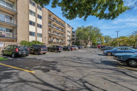 Tiny photo for 828 Oakton Street #3F, Evanston, IL 60202 (MLS # 12570818)