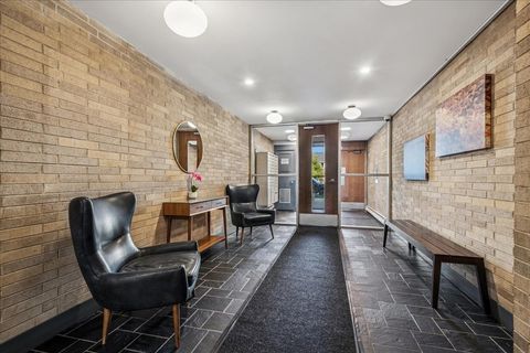 Tiny photo for 828 Oakton Street #3F, Evanston, IL 60202 (MLS # 12570818)