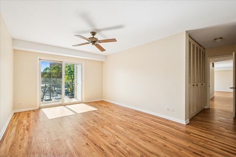 Tiny photo for 828 Oakton Street #3F, Evanston, IL 60202 (MLS # 12570818)