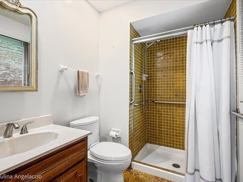 Tiny photo for 990 Burridge Court, Libertyville, IL 60048 (MLS # 12746808)