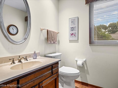Tiny photo for 990 Burridge Court, Libertyville, IL 60048 (MLS # 12746808)