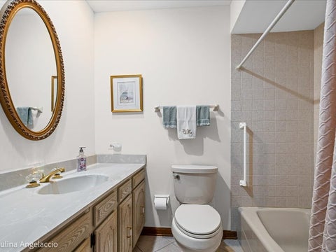 Tiny photo for 990 Burridge Court, Libertyville, IL 60048 (MLS # 12746808)