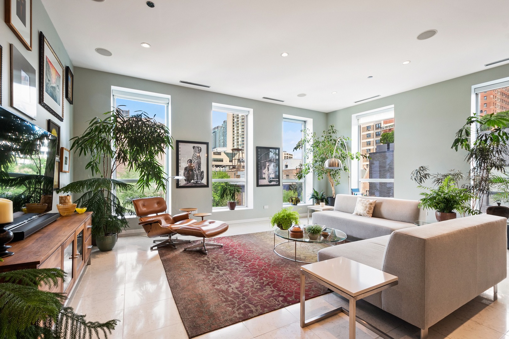 30 W Oak Street 5E