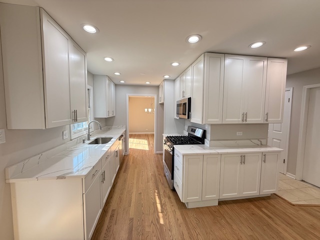 19W147 Avenue Royal