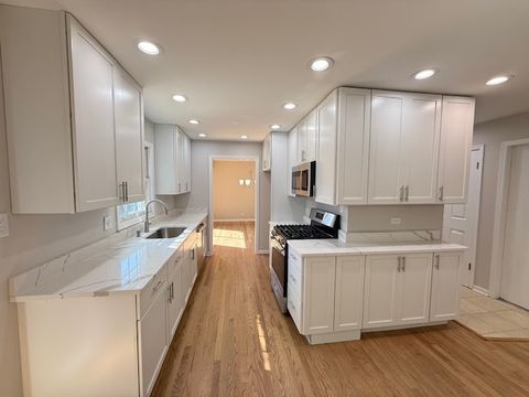 Tiny photo for 19W147 Avenue Royal, Oak Brook, IL 60523 (MLS # 12466515)