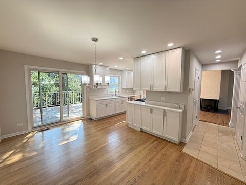 Tiny photo for 19W147 Avenue Royal, Oak Brook, IL 60523 (MLS # 12466515)