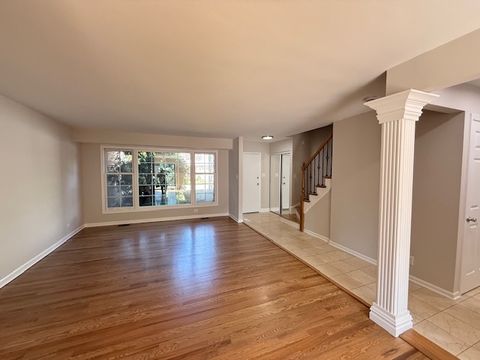 Tiny photo for 19W147 Avenue Royal, Oak Brook, IL 60523 (MLS # 12466515)