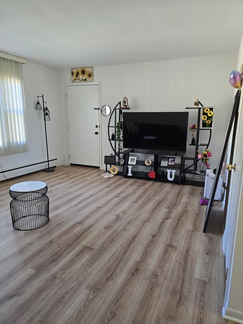 1543 Harlem Avenue 3W