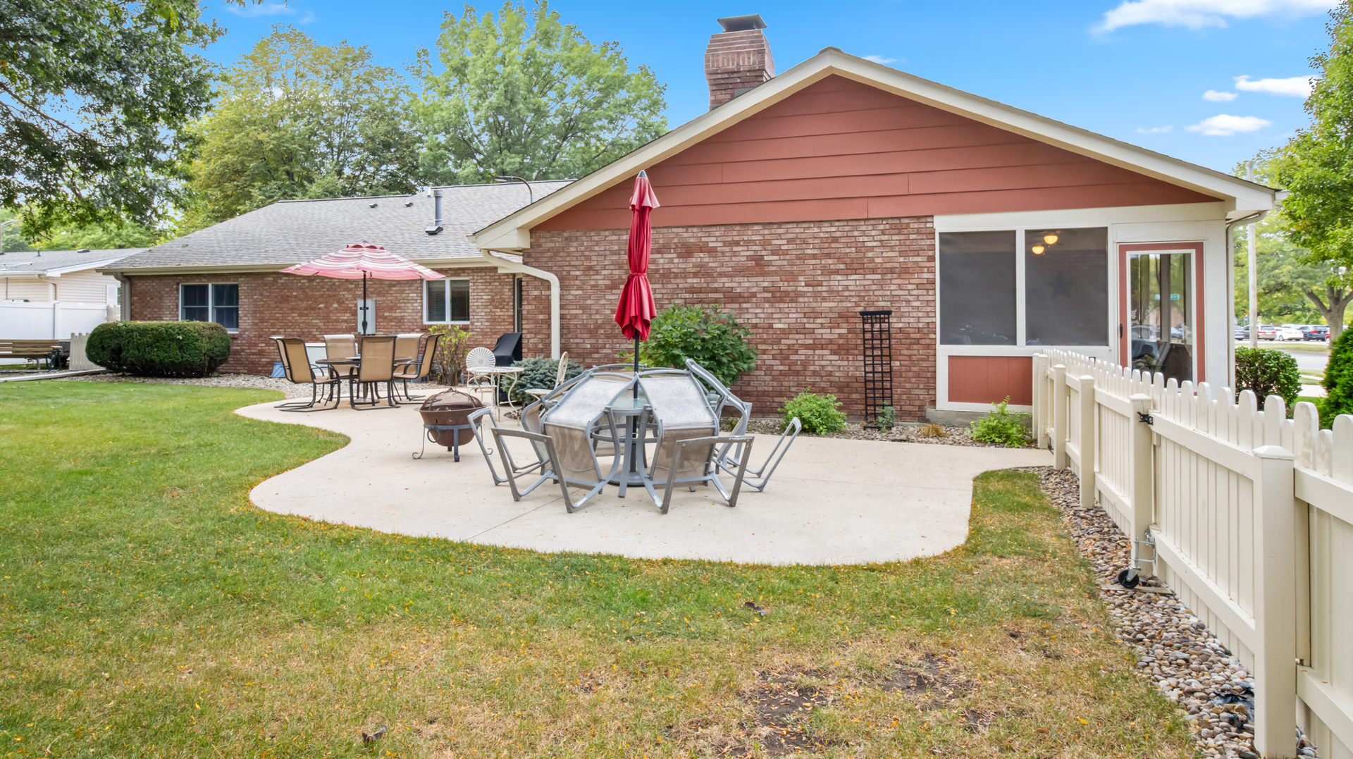 Bourbonnais, Illinois 60914, United States, 4 Bedrooms Bedrooms, ,3 BathroomsBathrooms,Residential,Pending,216143