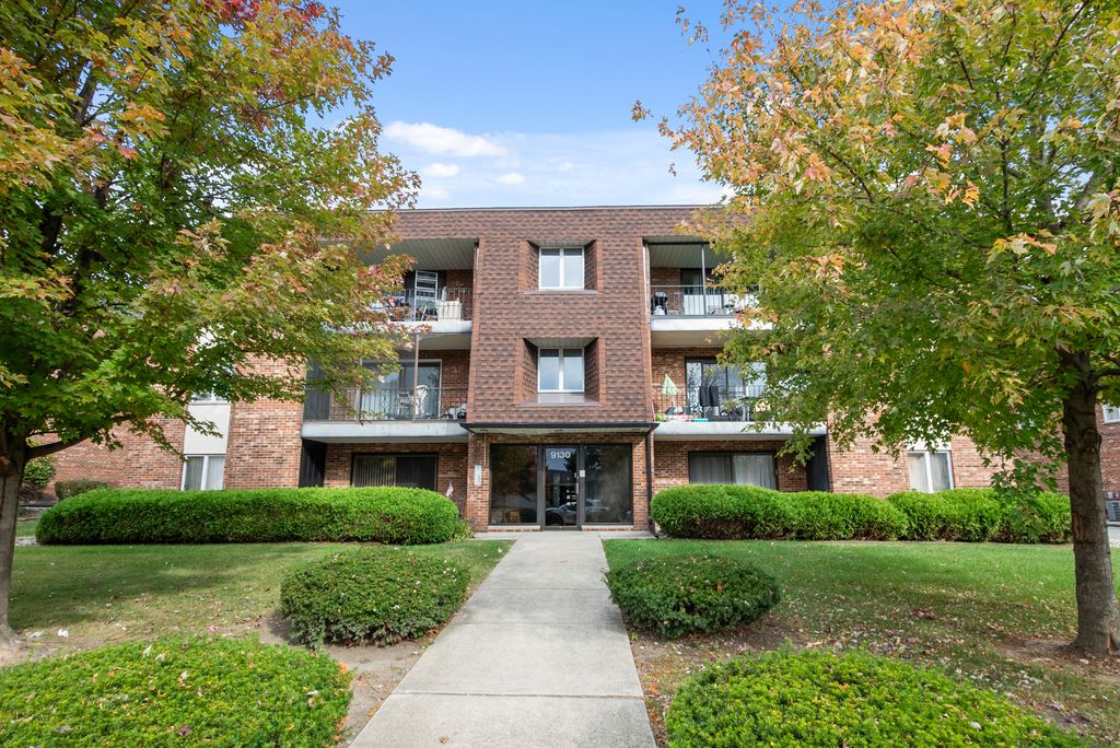 Photo for 9130 W 140th Street #2NW, Orland Park, IL 60462 (MLS # 12504276)