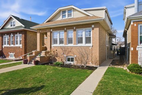 5722 W Eastwood Avenue Chicago IL 60630