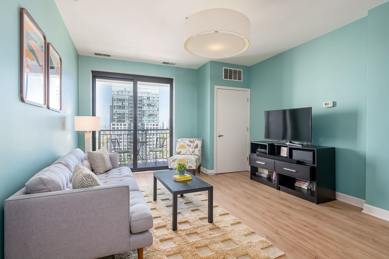 451 W Huron Street 1502
